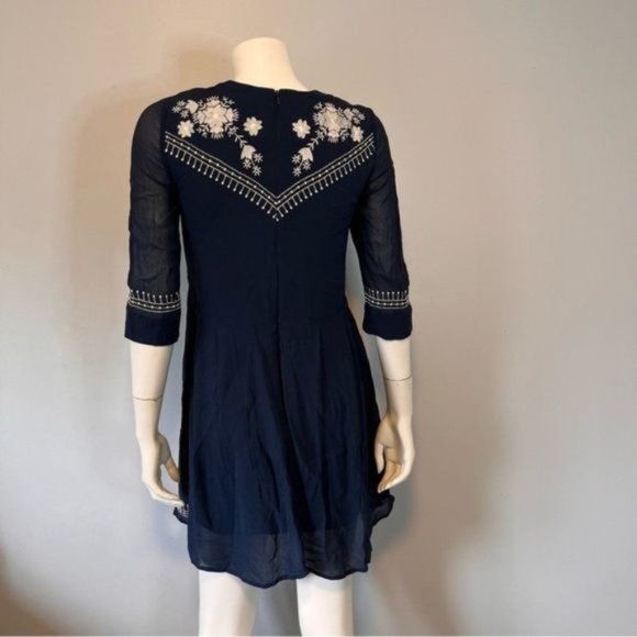 French Connection 'Kiko' Embroidered Crepe Babydoll Dress Size 2 - Picture 5 of 16